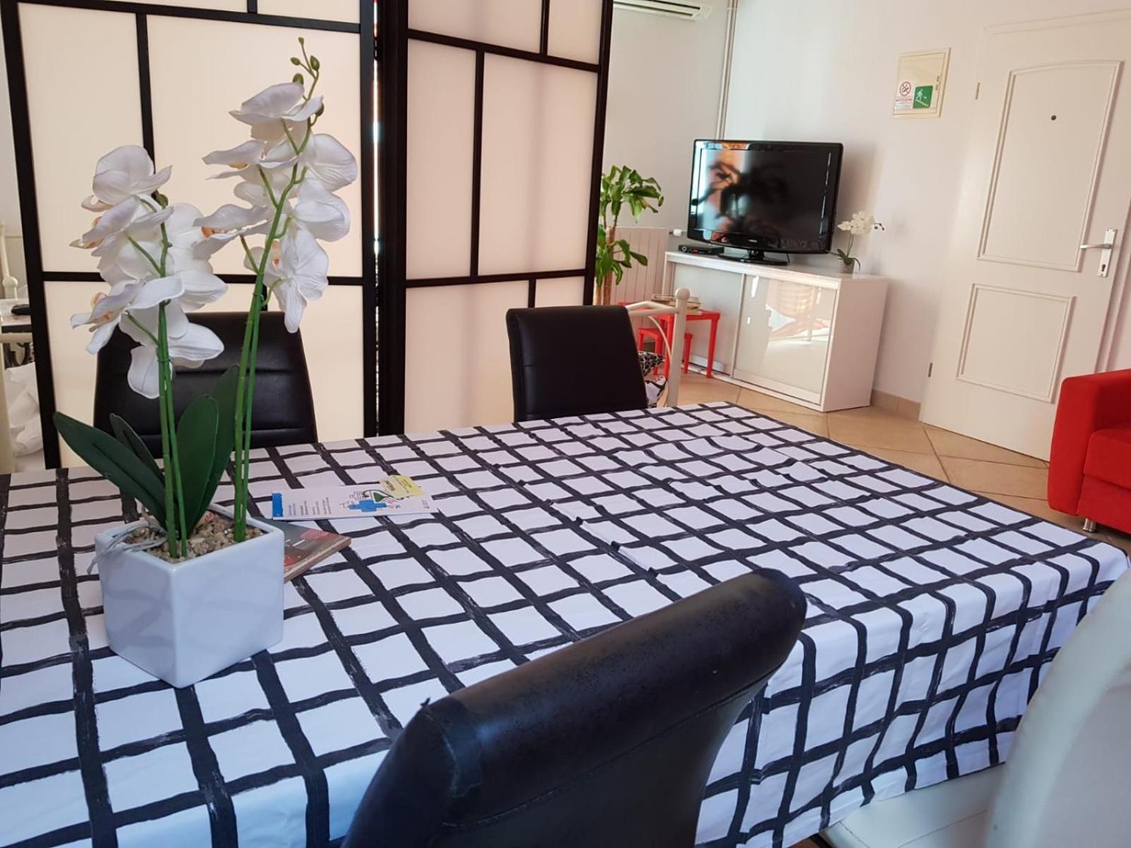 Trbovic Apartments Peaceful Stay With Free Parking, Pet-Friendly, And Bike Storage In Umag Eksteriør billede