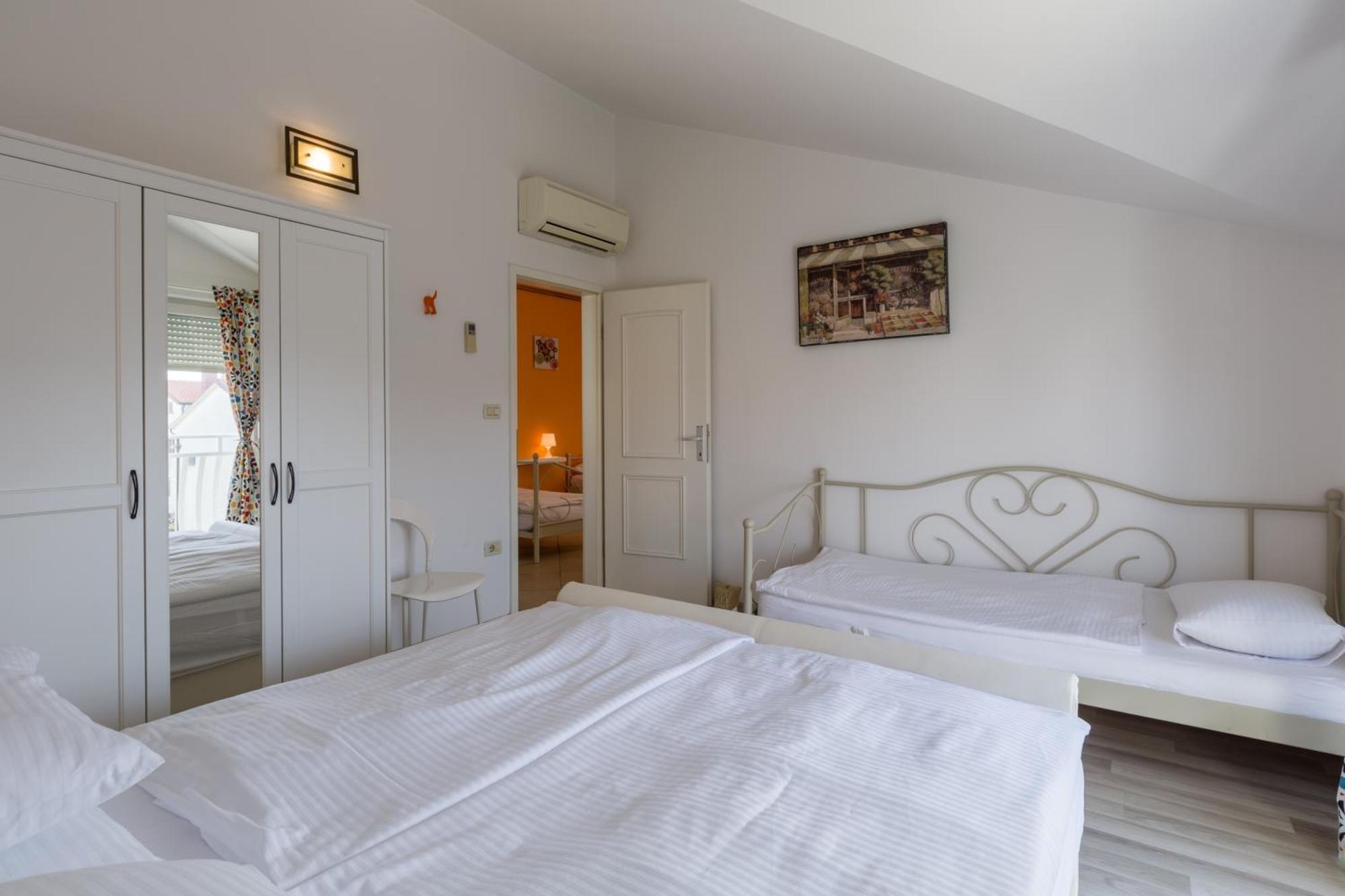 Trbovic Apartments Peaceful Stay With Free Parking, Pet-Friendly, And Bike Storage In Umag Eksteriør billede